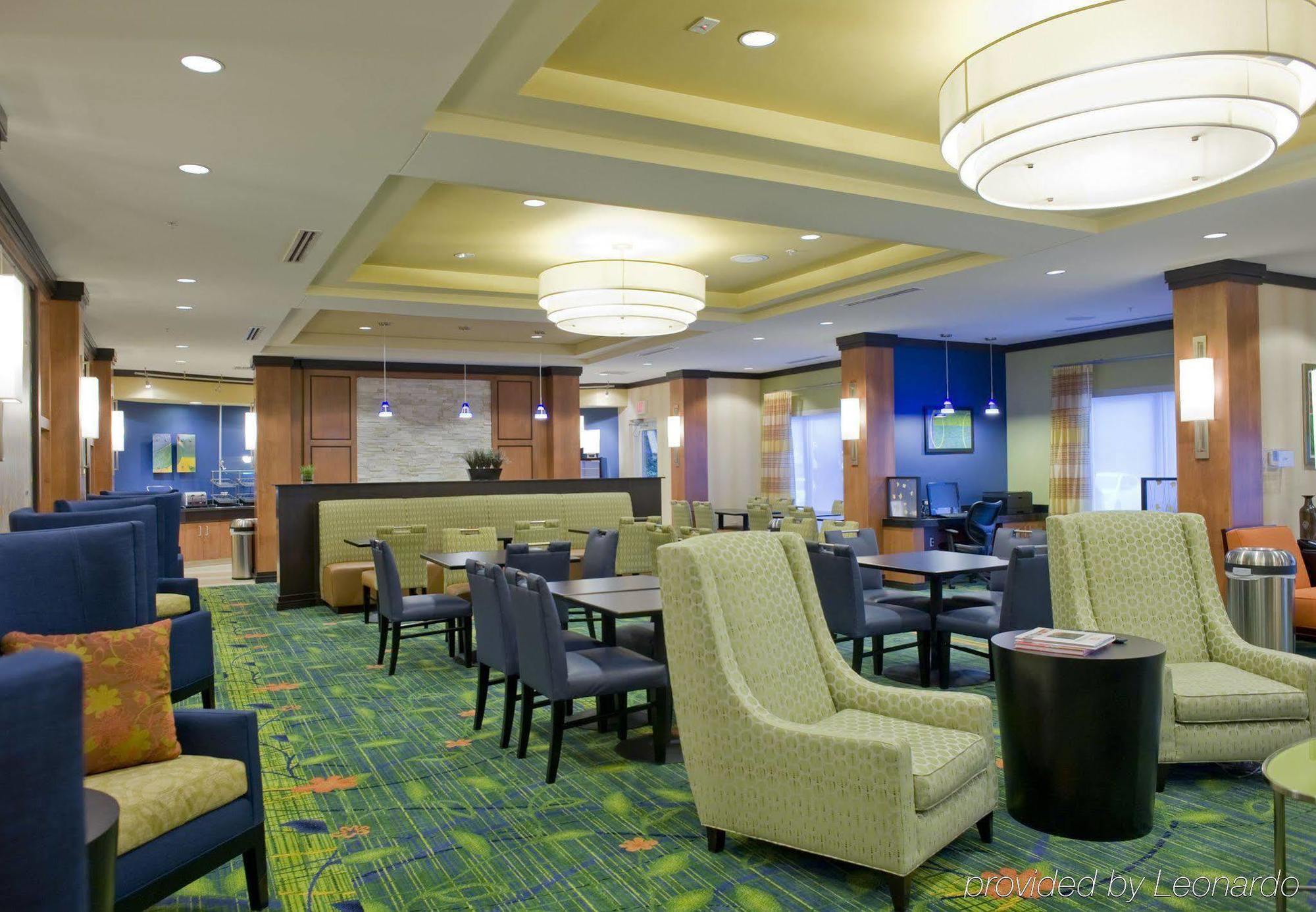 Fairfield Inn & Suites Колумбус Ресторан фото