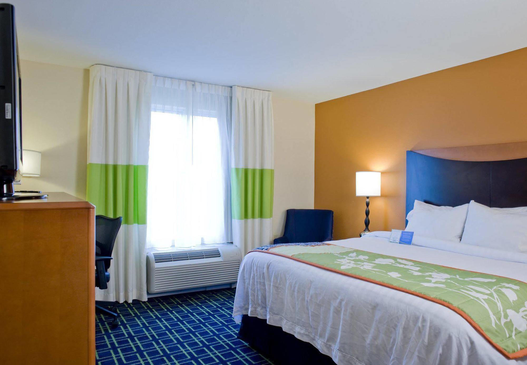 Fairfield Inn & Suites Колумбус Номер фото
